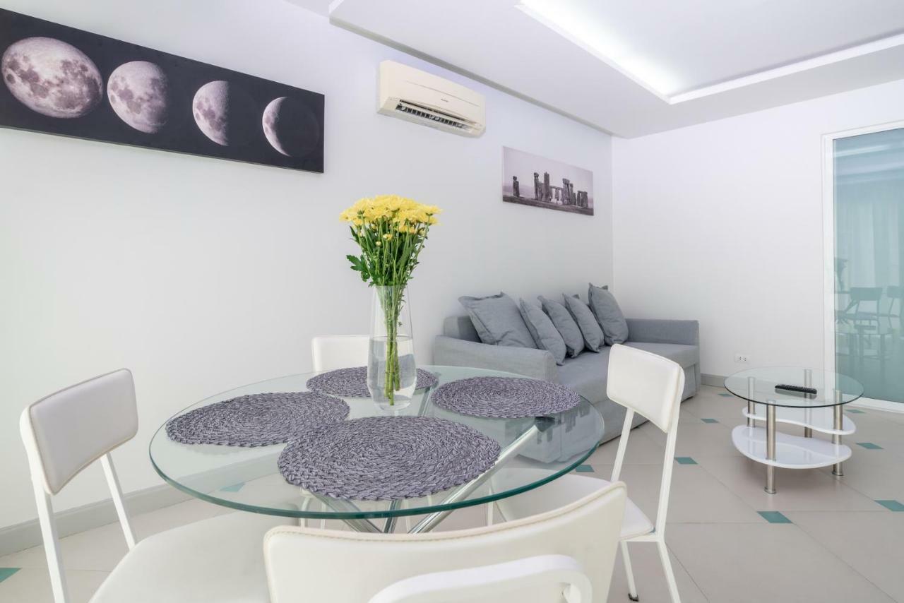 Condor Apartment Nai Harn Bagian luar foto
